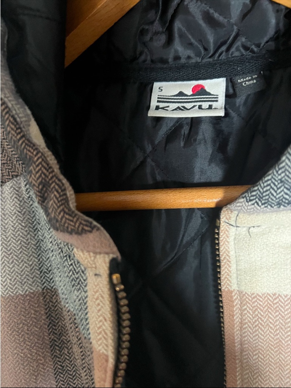 KAVU VEST SIZE‎ SMALL - Picture 2 of 4